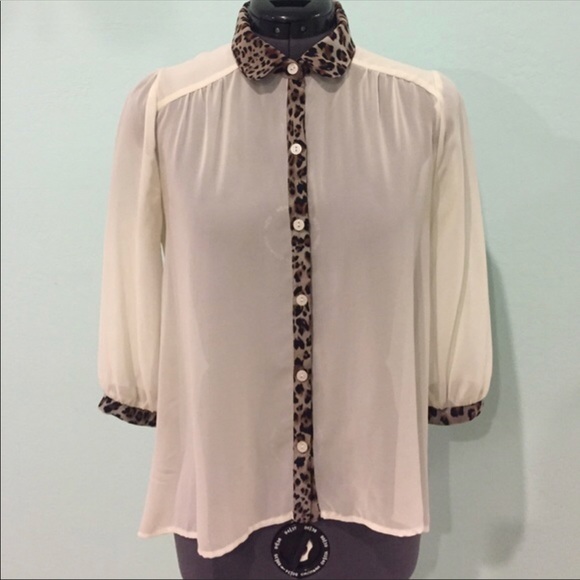 Lush Tops - Nordstrom Lush Leopard button high low blouse XS